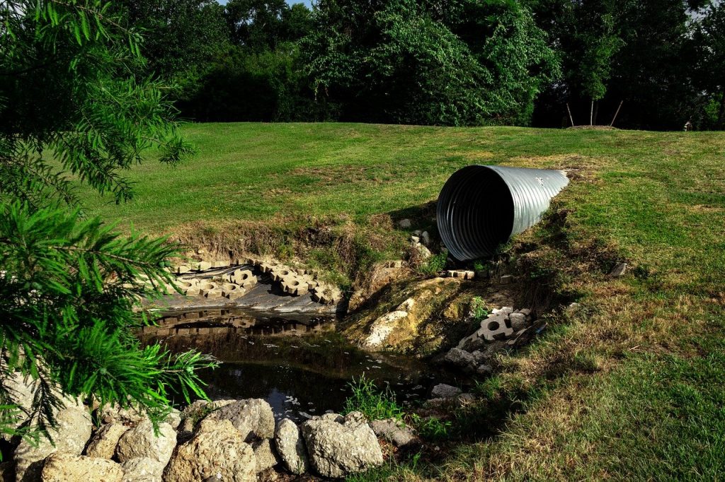 sewage pipe polluted water, environmental, erosion-3465090.jpg